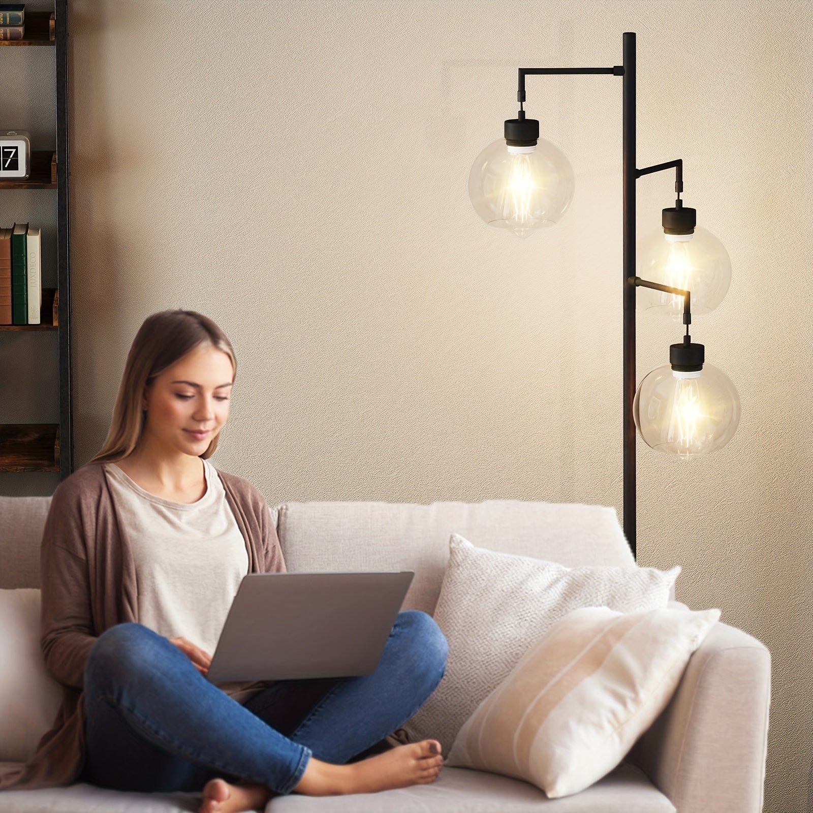 Lámpara de Pie Moderna con Pantalla de Vidrio y Interruptor de Pie