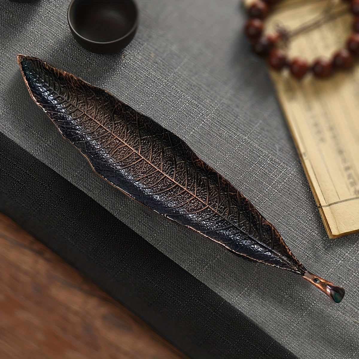 Porta Incienso de Metal en Forma de Hoja - Decoración Japonesa