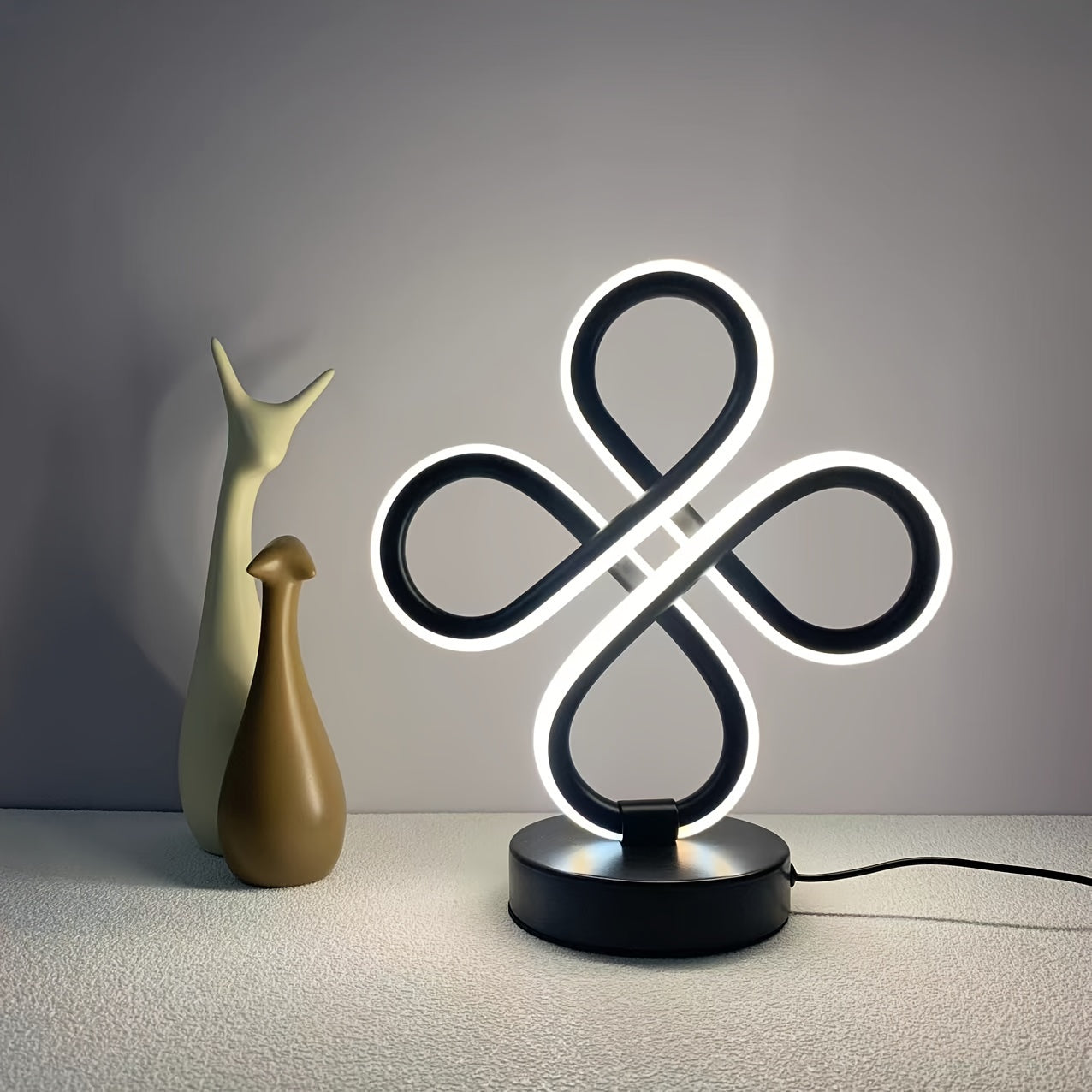 Lámpara de Mesa LED Diseño Nudo Moderno - Regulable RGB, Memoria USB