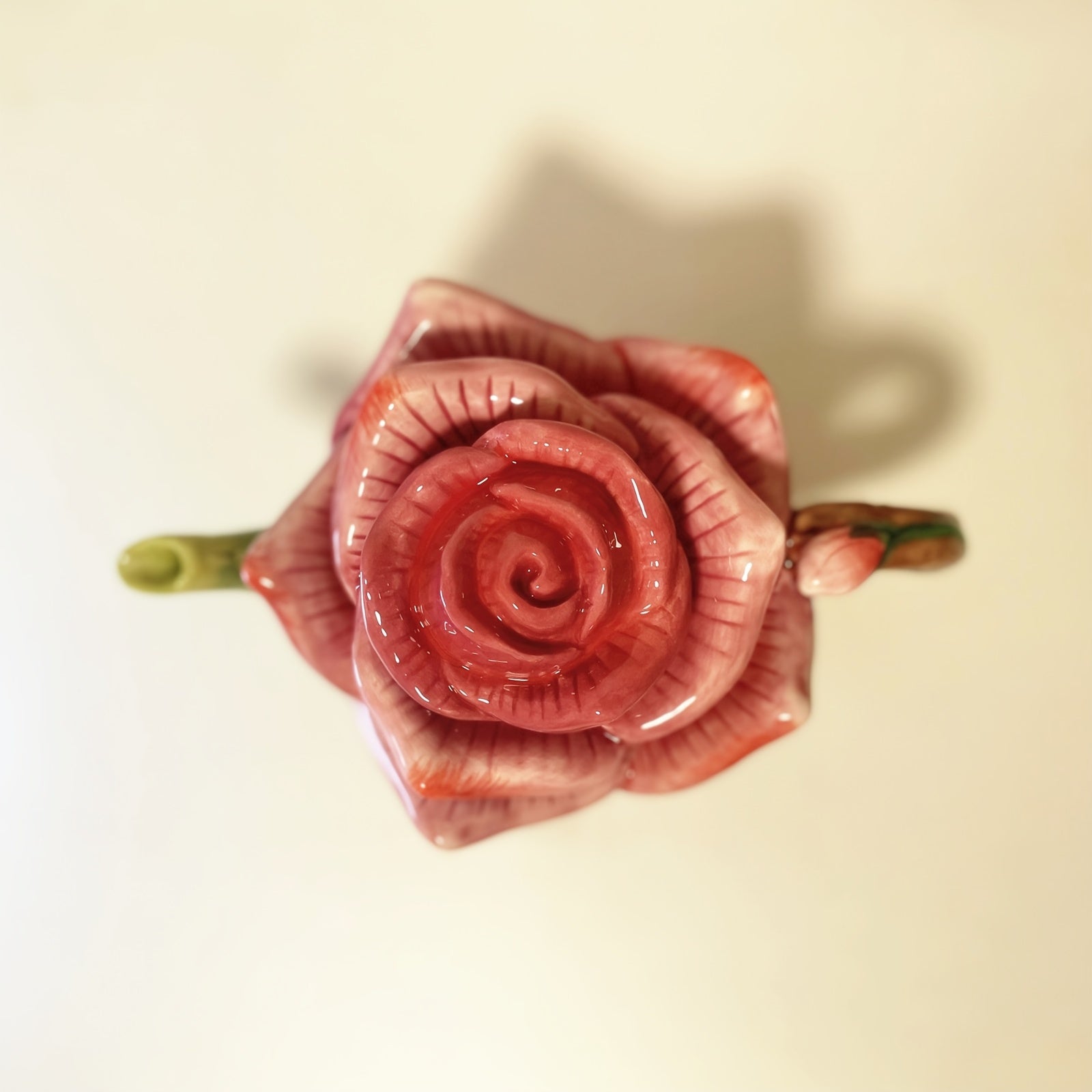 Set de Té y Taza Pintados a Mano con Diseño de Rosas