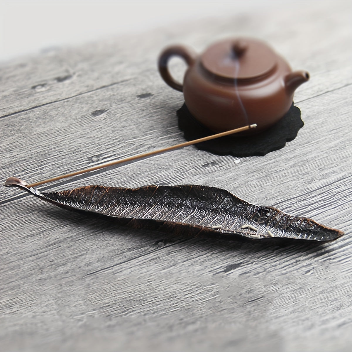 Porta Incienso de Metal en Forma de Hoja - Decoración Japonesa