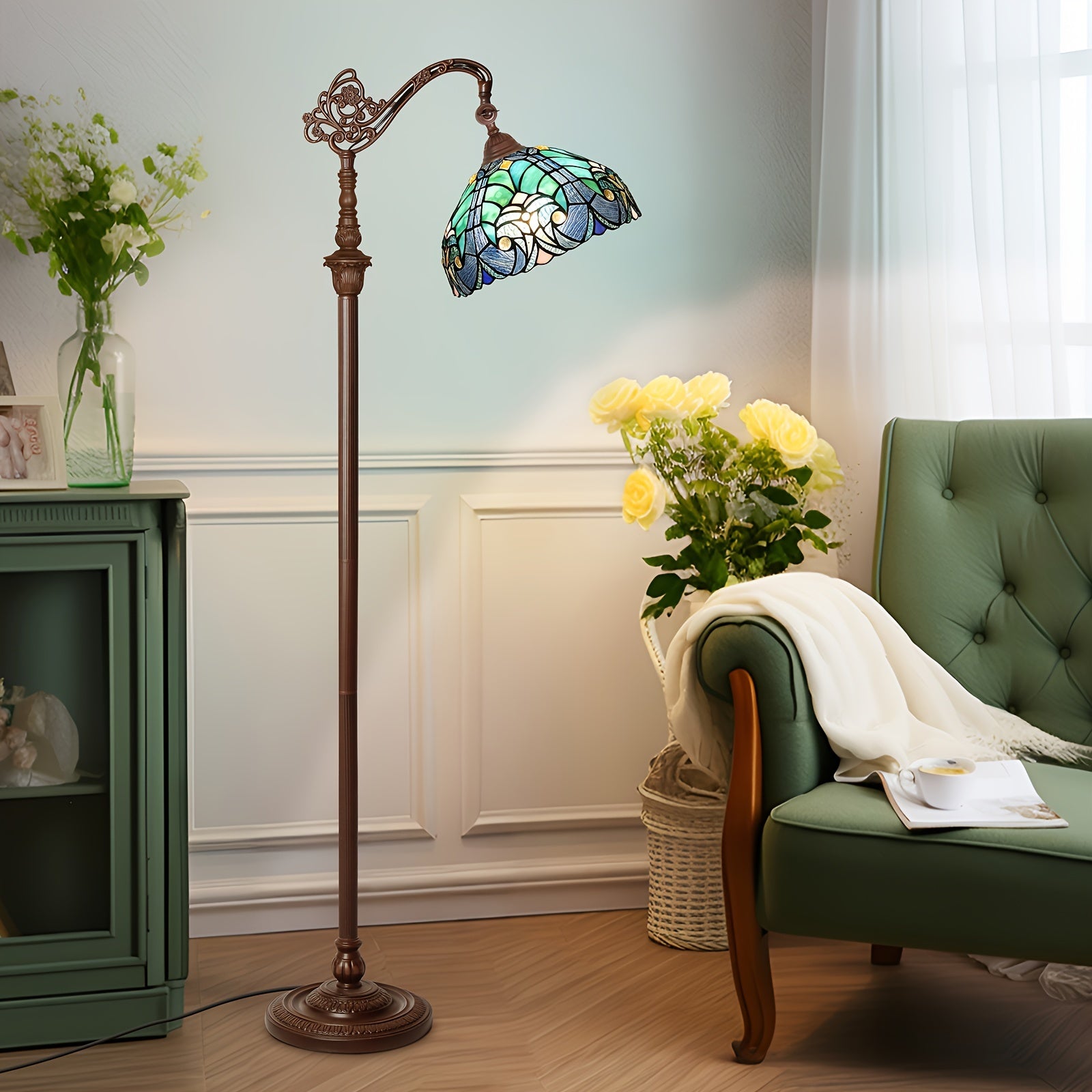 Lámpara de Pie Vintage con Pantalla de Cristal Satinado y Cuello Ajustable