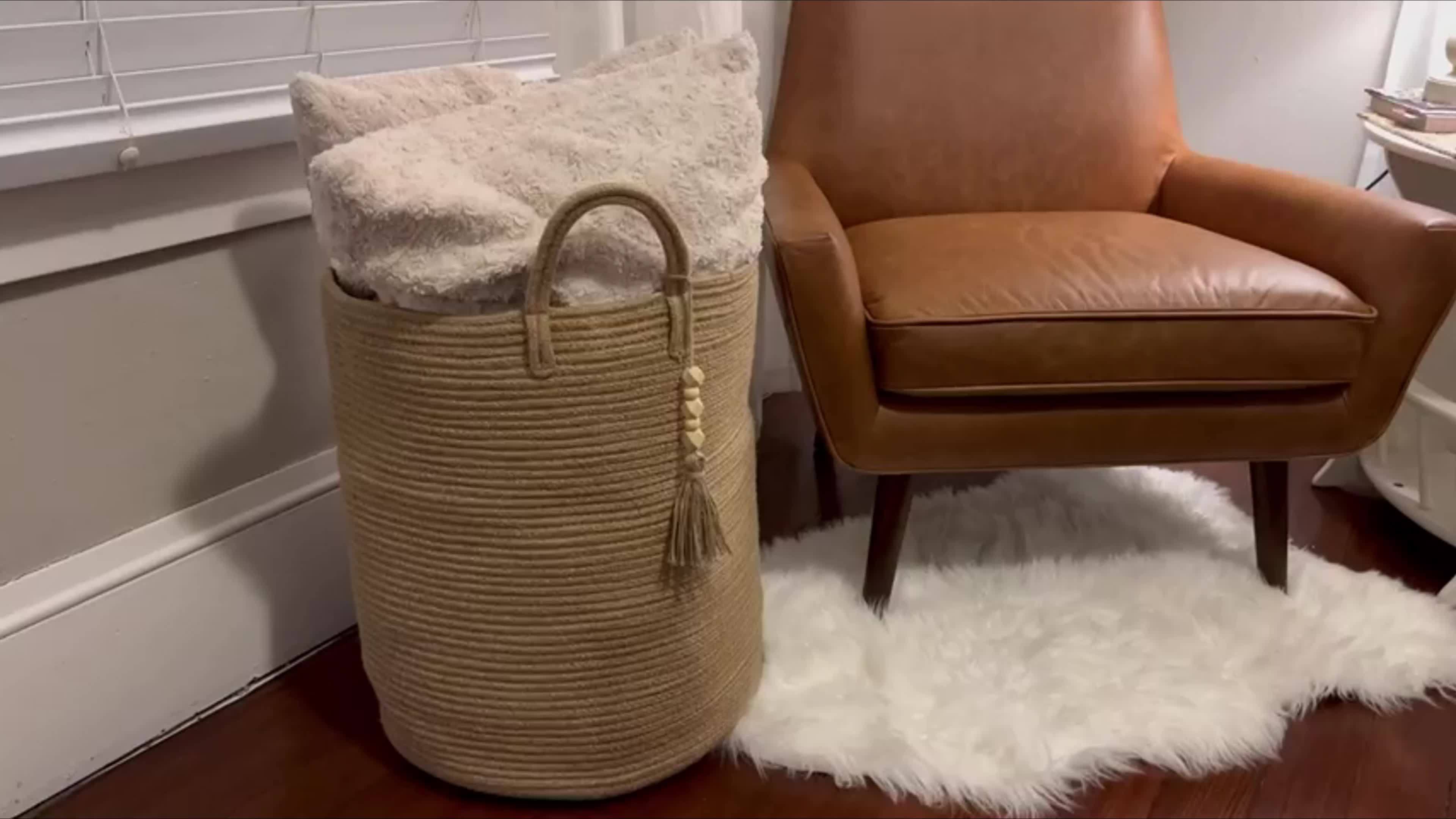 Cesta de almacenamiento plegable con asas beige y negra