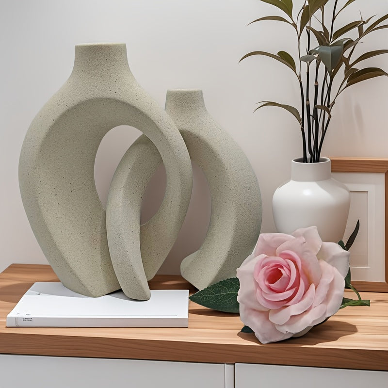 Jarrón Cerámico Rústico con Diseño Abstracto, Blanco y Gris