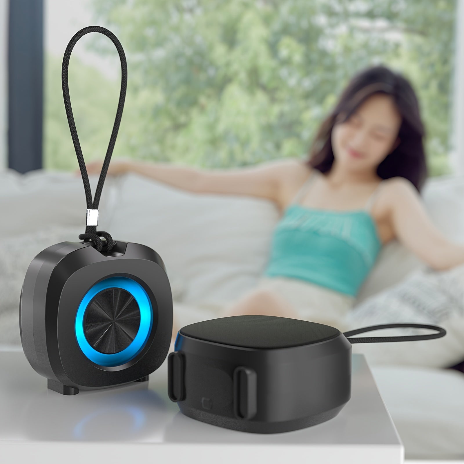 Altavoz Inalámbrico Portátil con Luz RGB, Recargable por USB-C