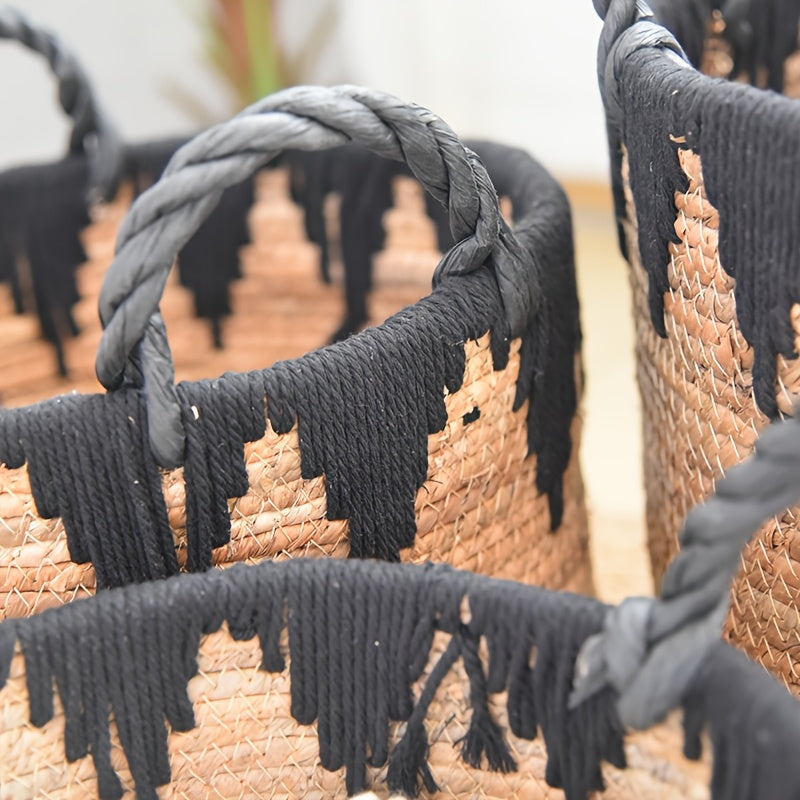 Cesta de Almacenaje Tejida a Mano con Asas Negras y Borlas Blancas