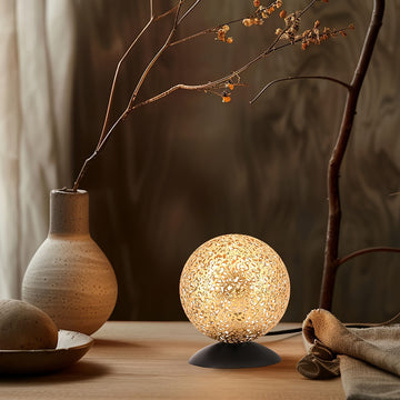 Lámpara de Mesa Moderna con Pantalla de Latón Dorado