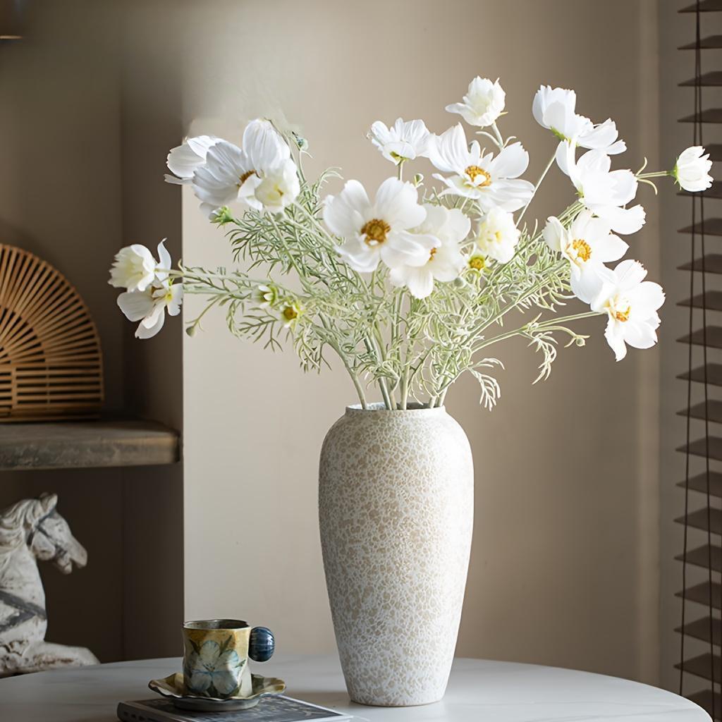 Jarrón de Cerámica Blanco con Diseño Texturizado para Decoración