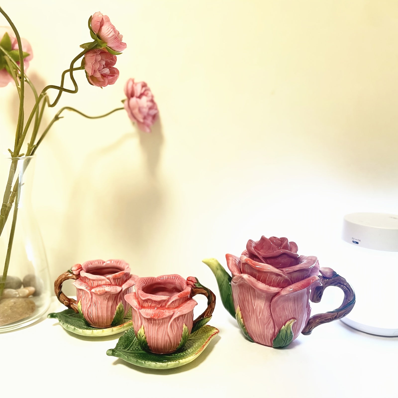 Set de Té y Taza Pintados a Mano con Diseño de Rosas