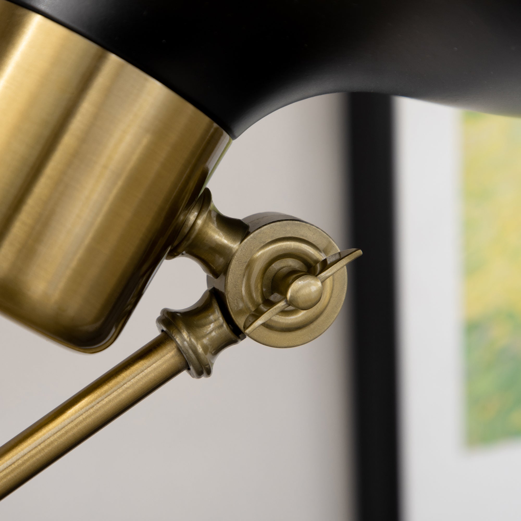 Lámpara de Pie Ajustable HOMCOM para Salón y Dormitorio