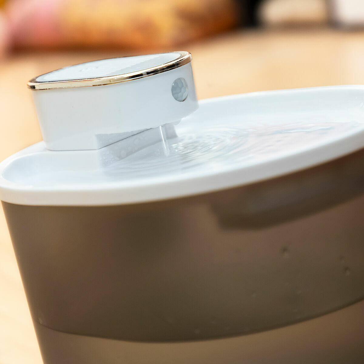 Fuente para gatos recargable con sensor 3 L