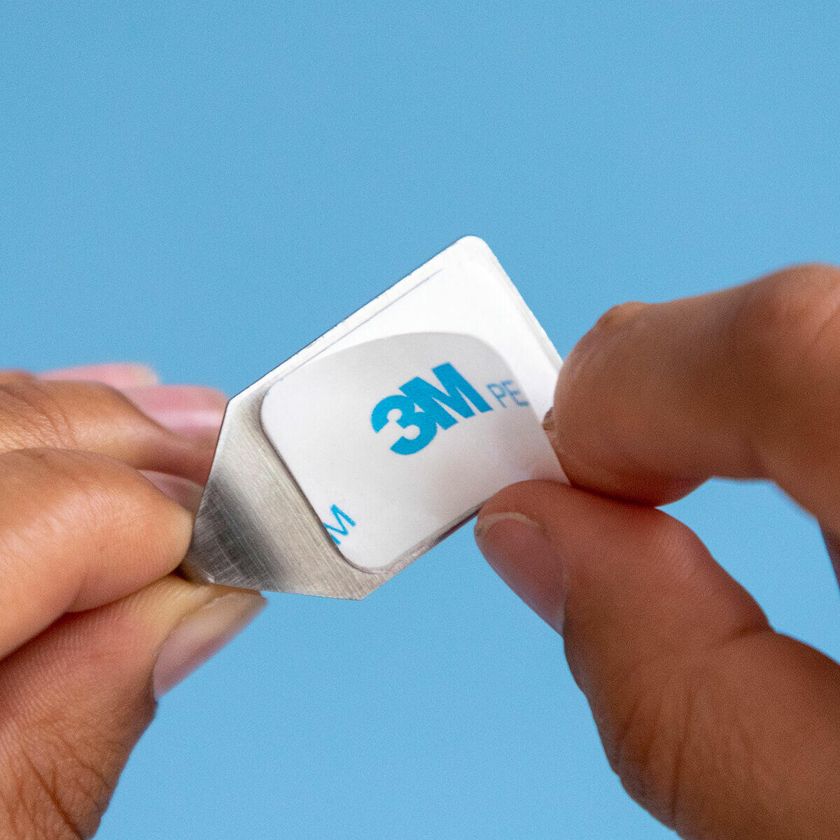 Red de seguridad para mascotas con instalación adhesiva